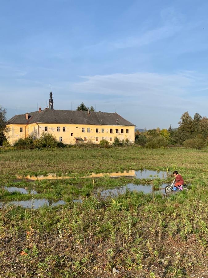 Zamek Ruda Nad Moravou Apartment Luaran gambar